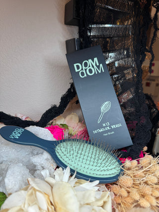 DOM DOM #13 Detangler Brush (Green)