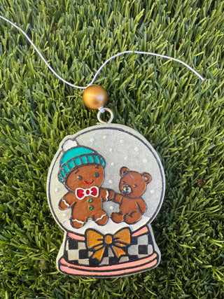 Gingerbread Snowglobe